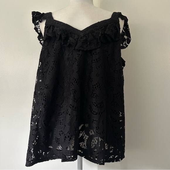 Short Sleeve Ruffle Lace Top - Picture 5 of 7
